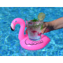 flamingo med ett glas i