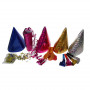 partyhattar, blåsutrullar, serpentiner och konfetti i olika färger