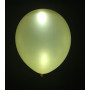 Guldfärgad ballong med LED-lampa i